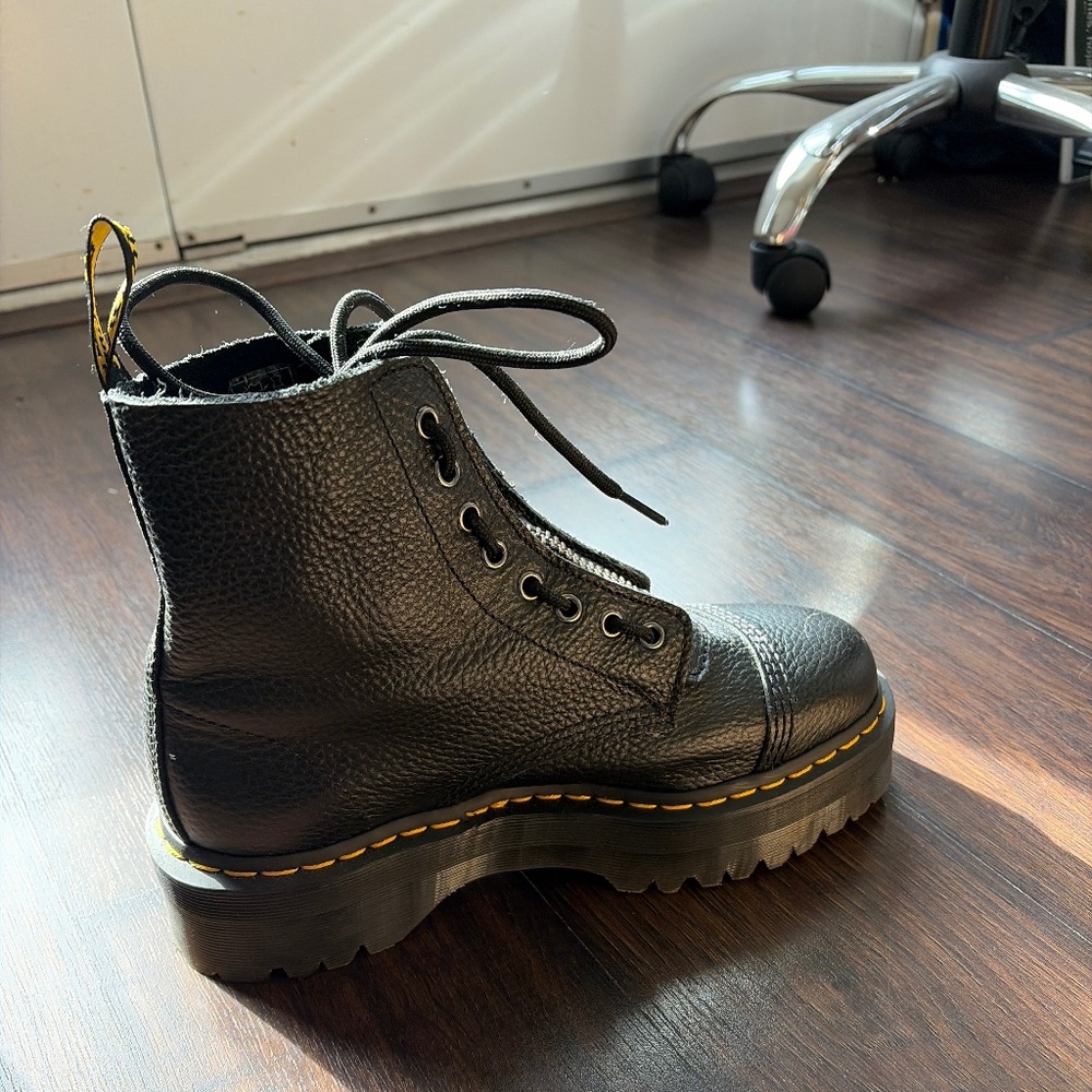 Sinclair Dr  Martens